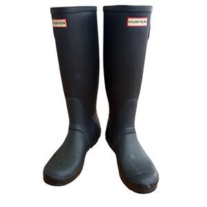 Hunter Women’s Original Tall Ribbed Rain boot in black 6M/7F